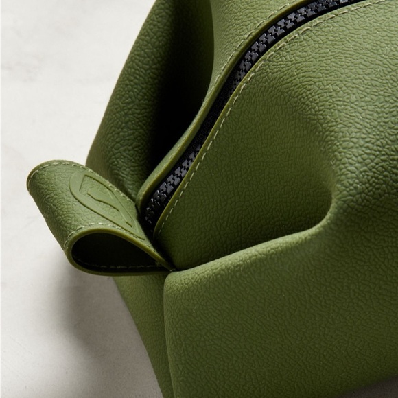 Tooletries The Koby Mini Dopp Kit Toiletries Bag, Anti Bacterial Green Silicone - Picture 15 of 16